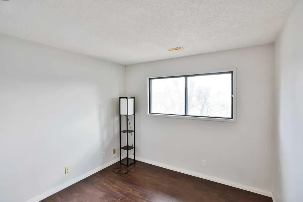 2207 8 Avenue S Lethbridge AB T1J 4G1