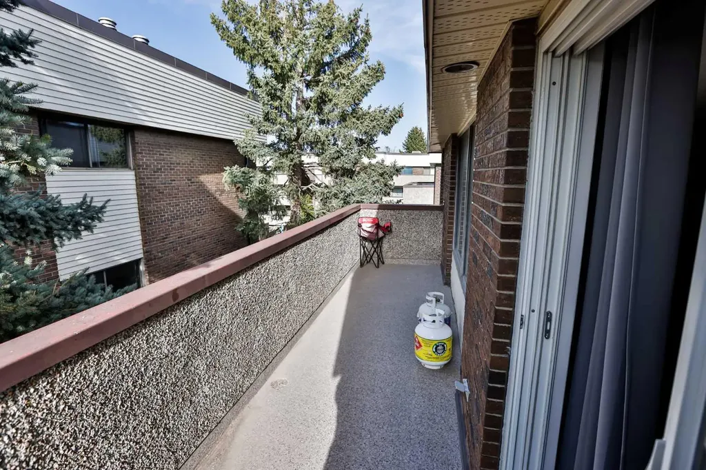 2207 8 Avenue S Lethbridge AB T1J 4G1