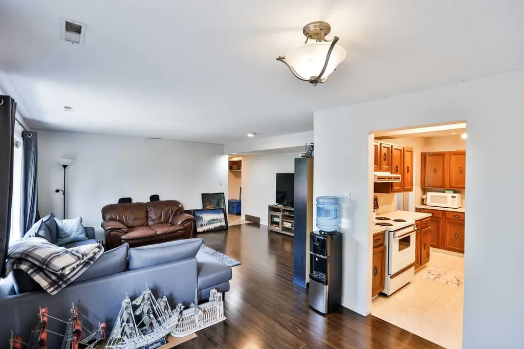 2207 8 Avenue S Lethbridge AB T1J 4G1