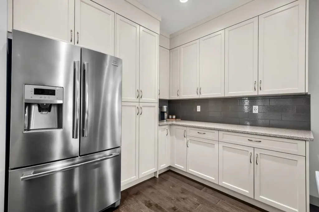 229 Stonemere Bay Chestermere AB T1X 0S1