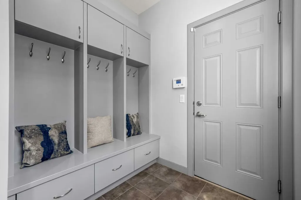 229 Stonemere Bay Chestermere AB T1X 0S1