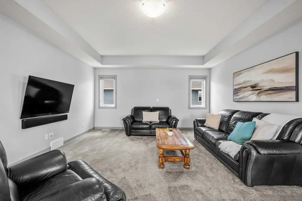 229 Stonemere Bay Chestermere AB T1X 0S1
