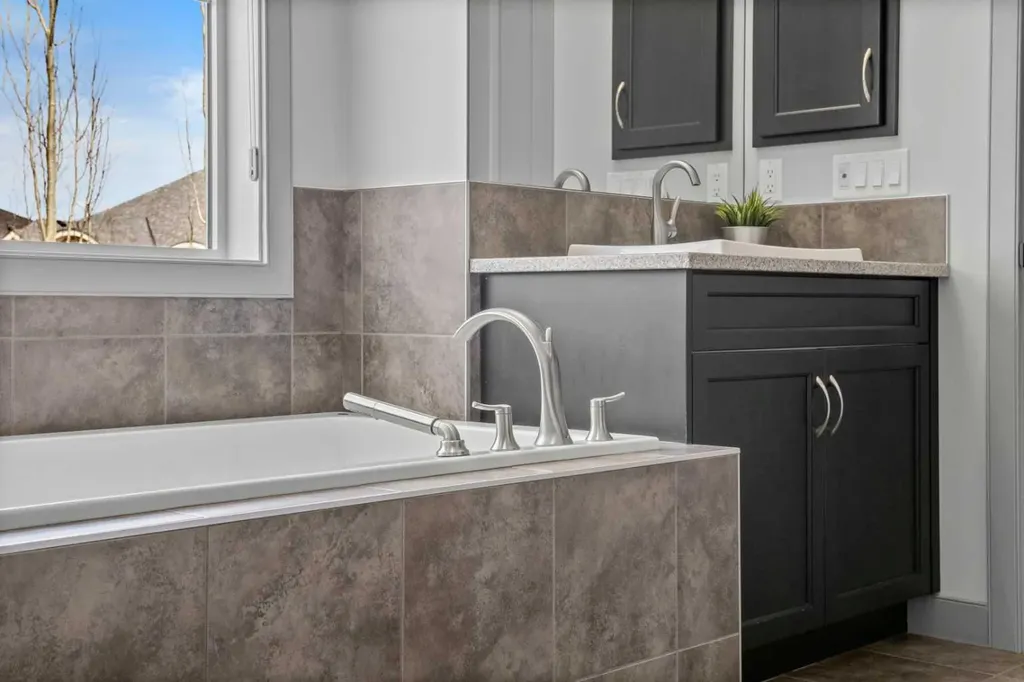 229 Stonemere Bay Chestermere AB T1X 0S1