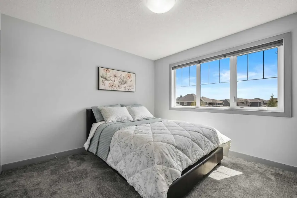 229 Stonemere Bay Chestermere AB T1X 0S1