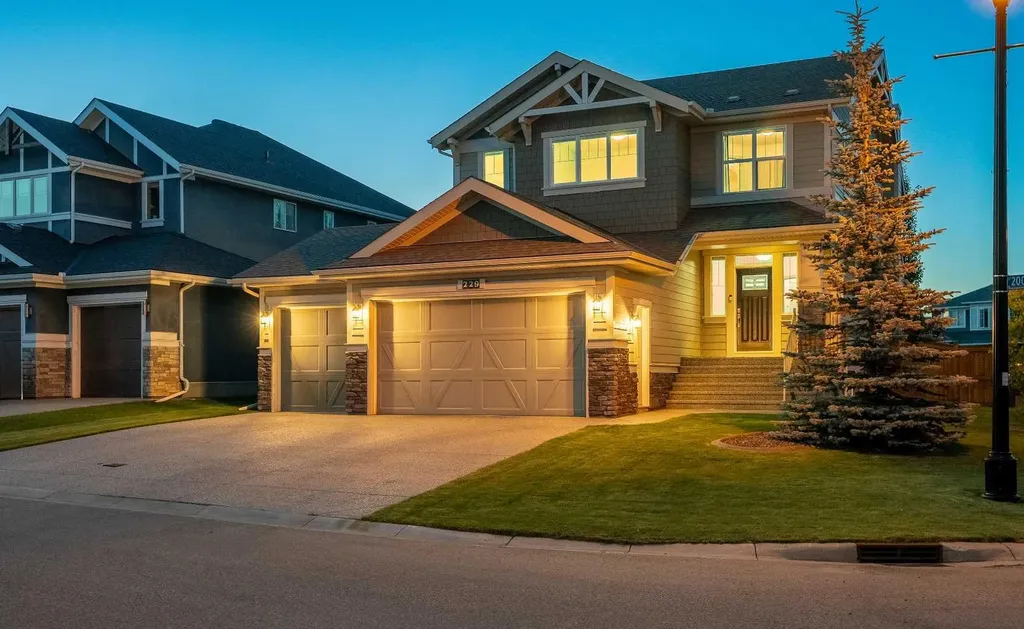 229 Stonemere Bay Chestermere AB T1X 0S1