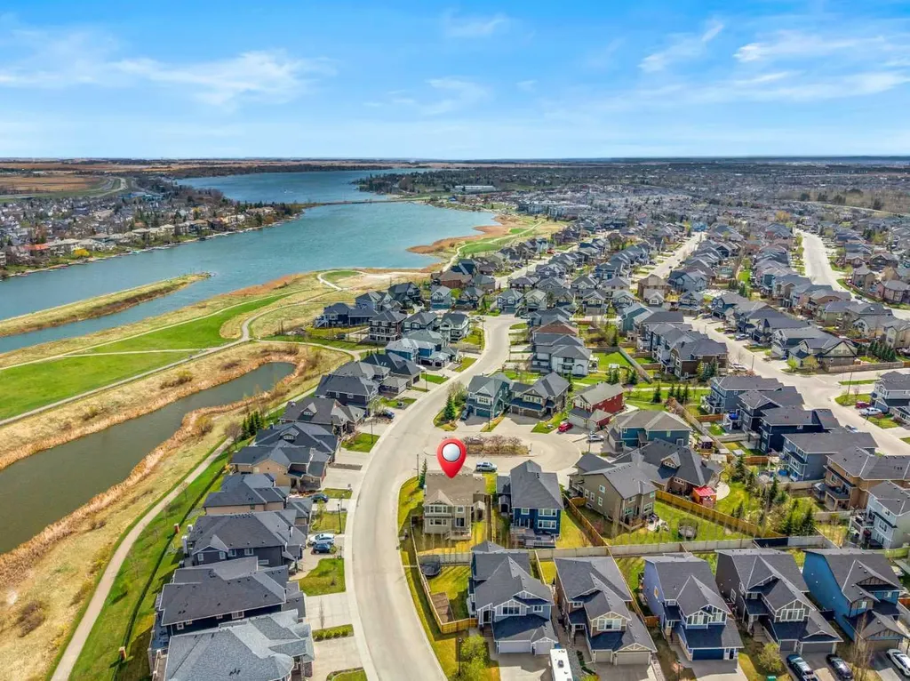 229 Stonemere Bay Chestermere AB T1X 0S1