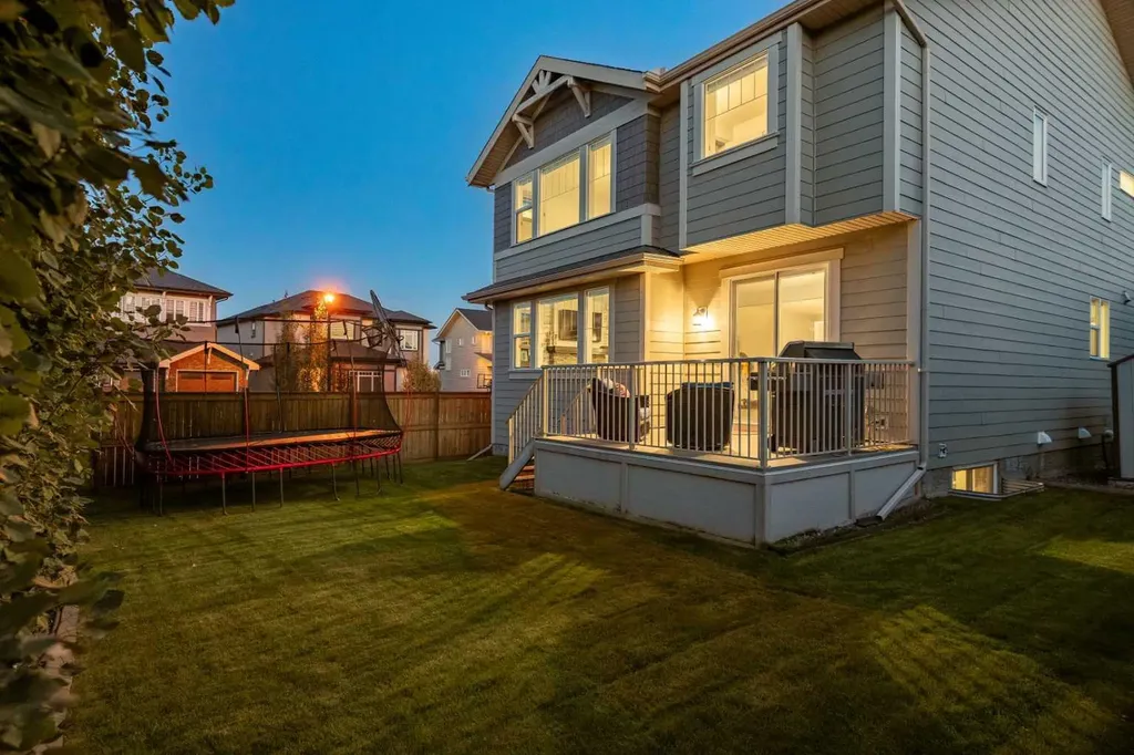 229 Stonemere Bay Chestermere AB T1X 0S1