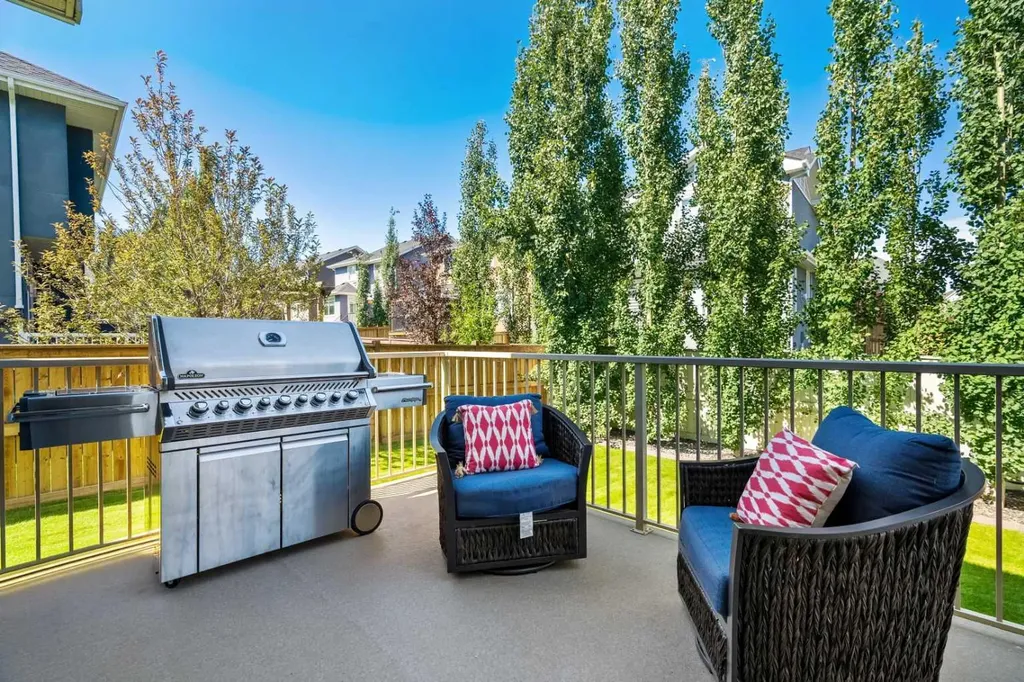 229 Stonemere Bay Chestermere AB T1X 0S1