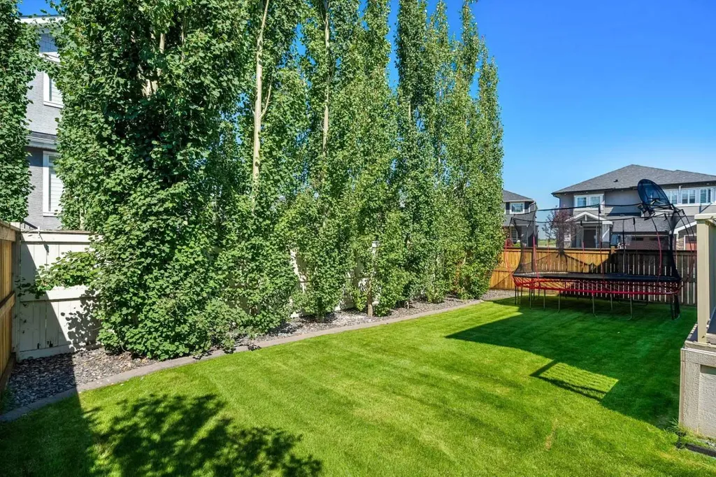 229 Stonemere Bay Chestermere AB T1X 0S1