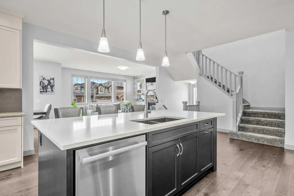 229 Stonemere Bay Chestermere AB T1X 0S1