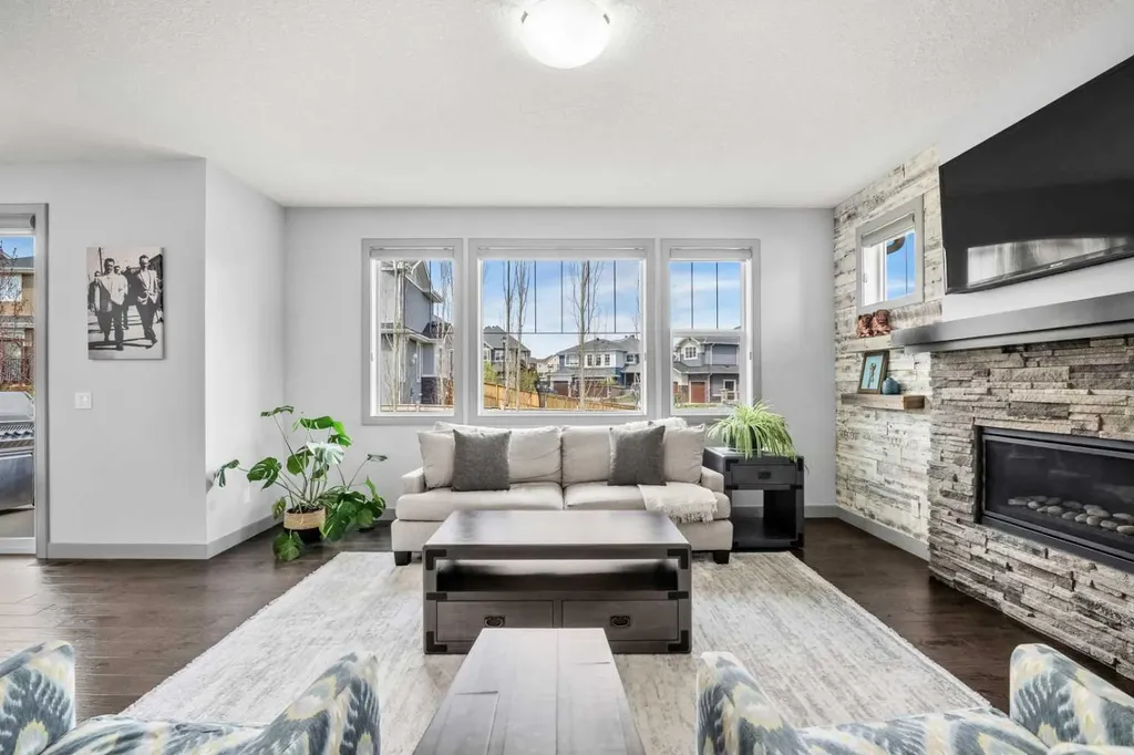 229 Stonemere Bay Chestermere AB T1X 0S1