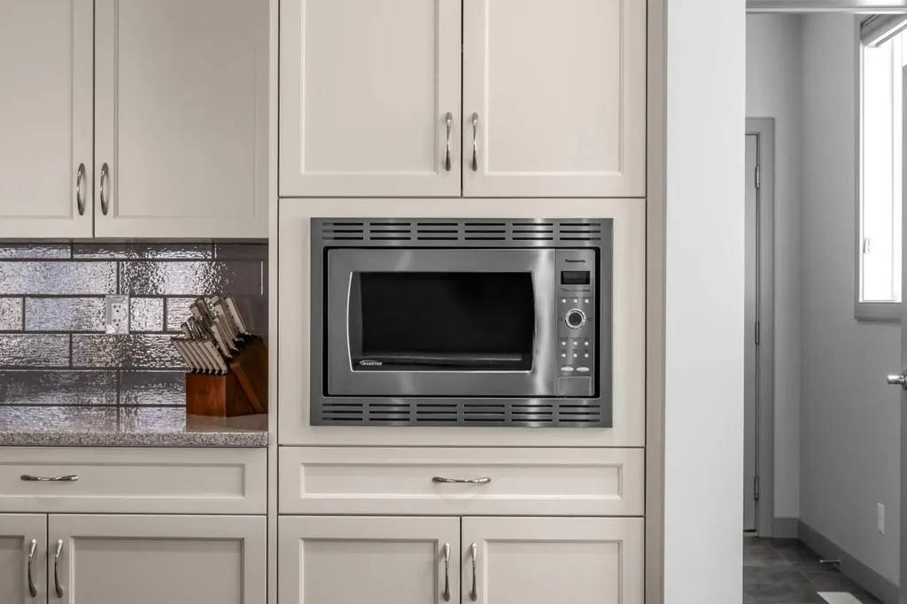 229 Stonemere Bay Chestermere AB T1X 0S1