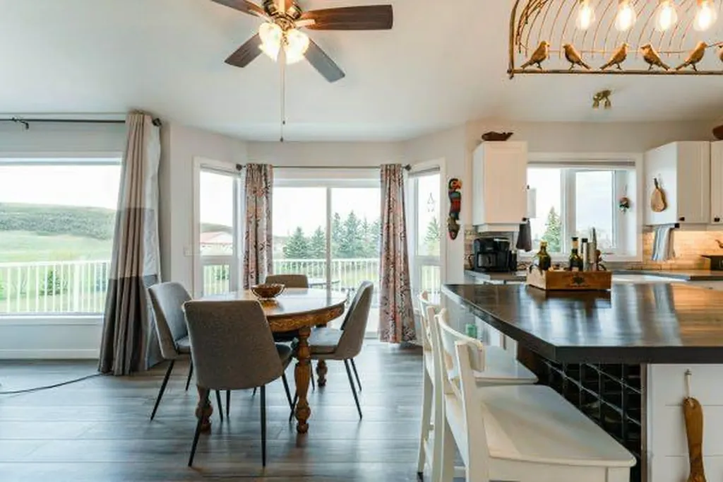 105 1 Avenue Rural Wheatland County AB T0J2T0