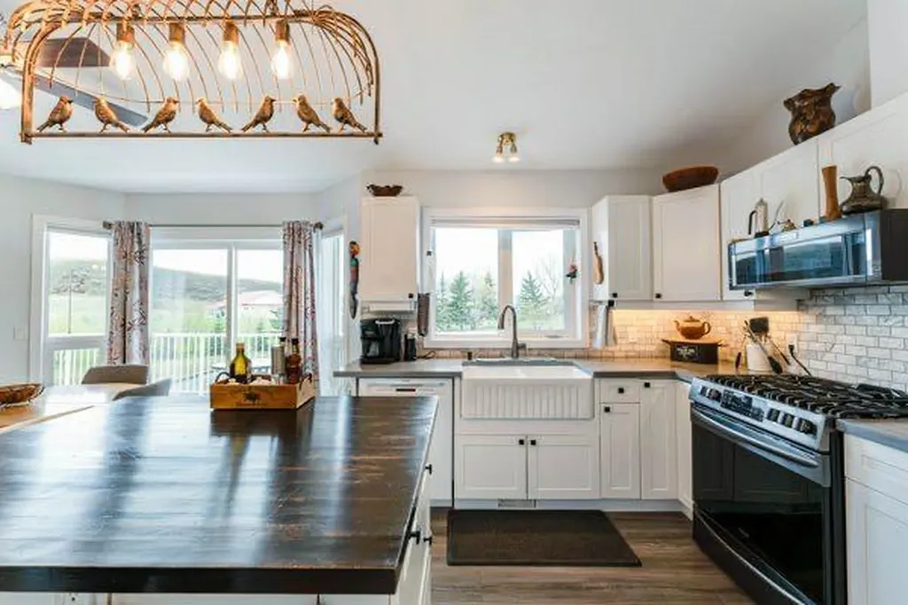 105 1 Avenue Rural Wheatland County AB T0J2T0