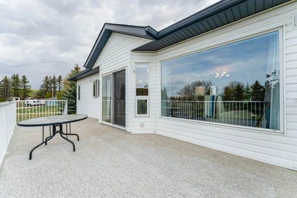 105 1 Avenue Rural Wheatland County AB T0J2T0