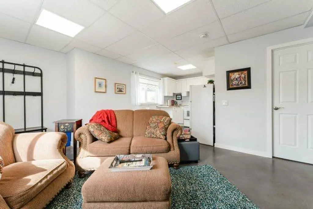 105 1 Avenue Rural Wheatland County AB T0J2T0