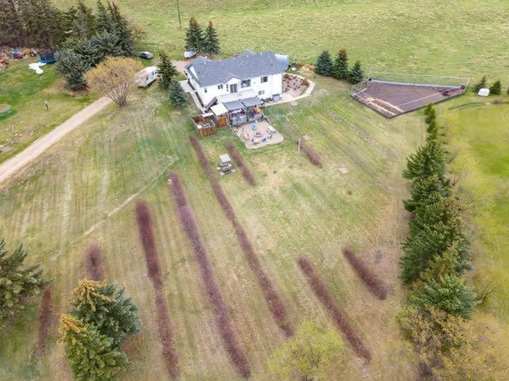 105 1 Avenue Rural Wheatland County AB T0J2T0