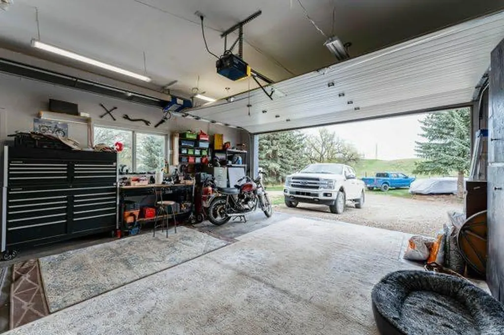 105 1 Avenue Rural Wheatland County AB T0J2T0