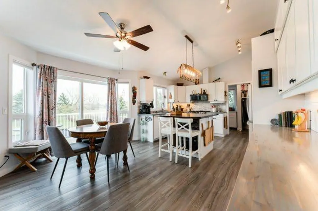 105 1 Avenue Rural Wheatland County AB T0J2T0