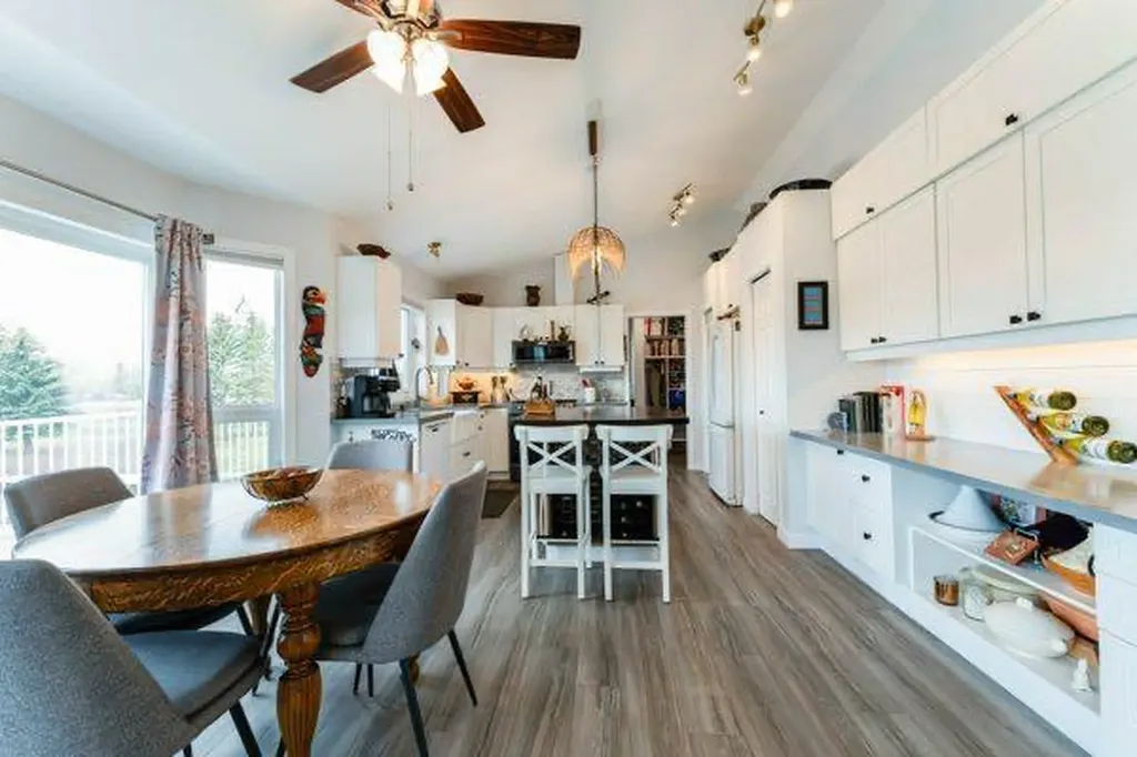 105 1 Avenue Rural Wheatland County AB T0J2T0