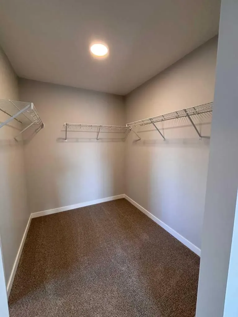 475 Baywater Green SW Airdrie AB T4B 5R6