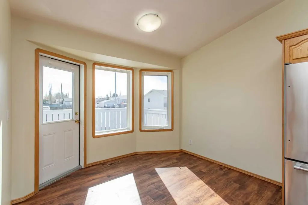 57 Spring Close Blackfalds AB T0M 0J0
