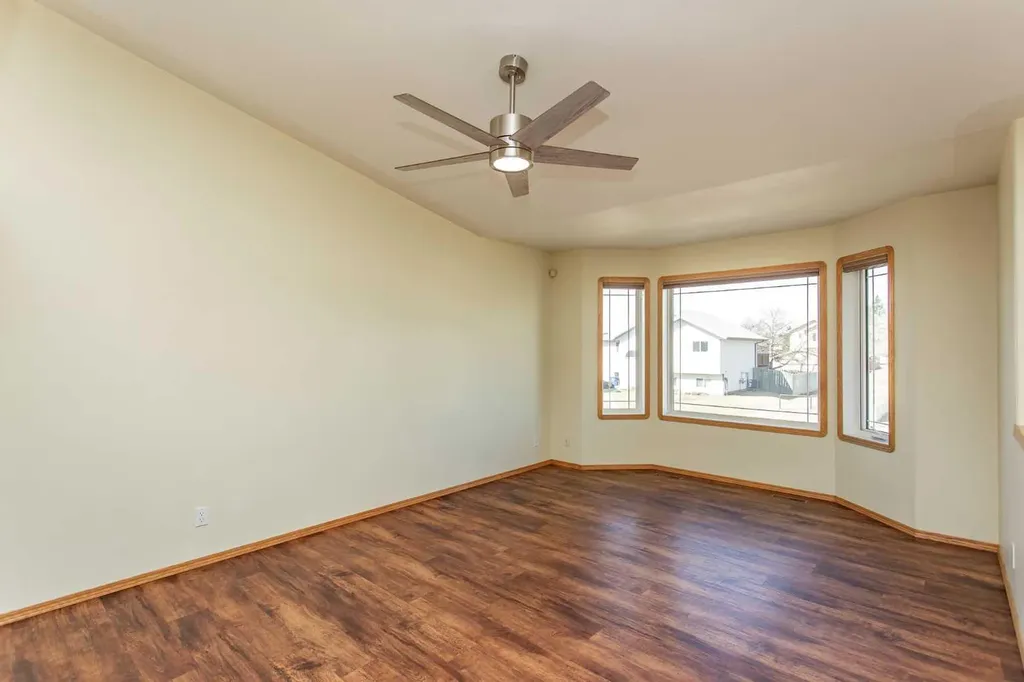 57 Spring Close Blackfalds AB T0M 0J0