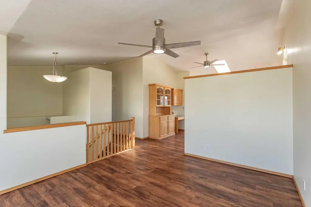 57 Spring Close Blackfalds AB T0M 0J0