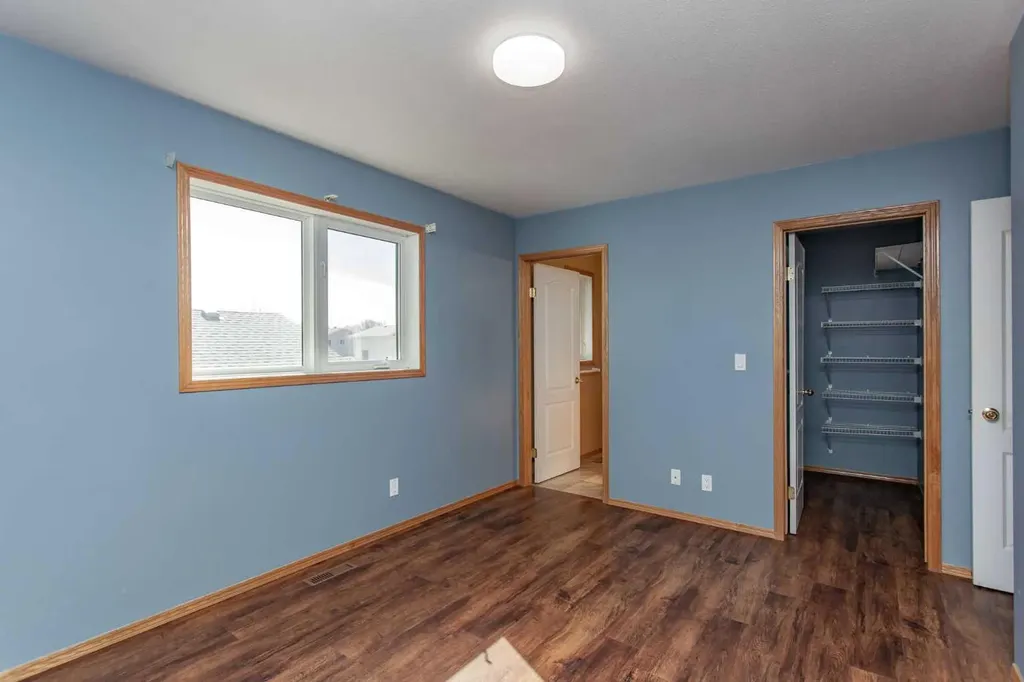 57 Spring Close Blackfalds AB T0M 0J0