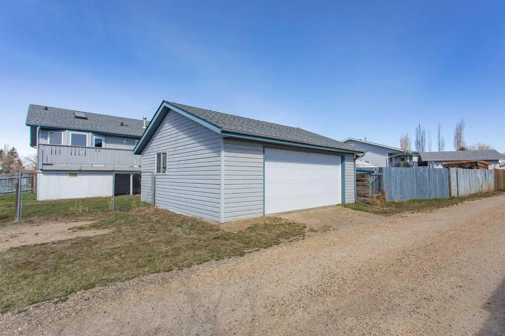 57 Spring Close Blackfalds AB T0M 0J0