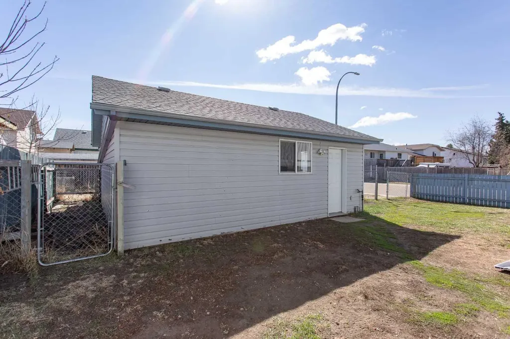 57 Spring Close Blackfalds AB T0M 0J0