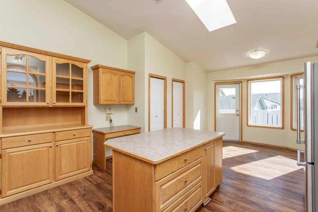 57 Spring Close Blackfalds AB T0M 0J0