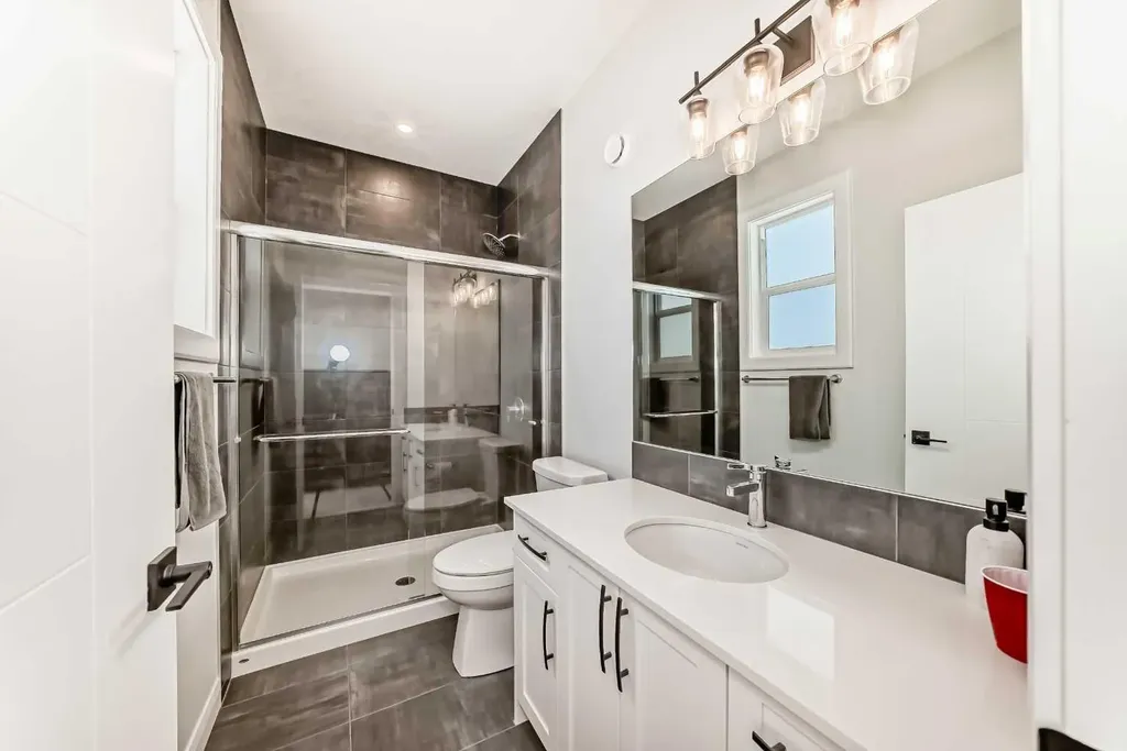 219 Chelsea Park Chestermere AB T1X 2T3