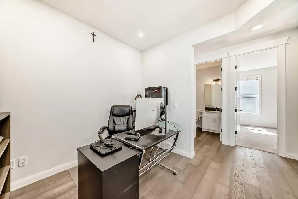 219 Chelsea Park Chestermere AB T1X 2T3
