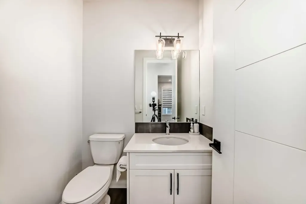 219 Chelsea Park Chestermere AB T1X 2T3