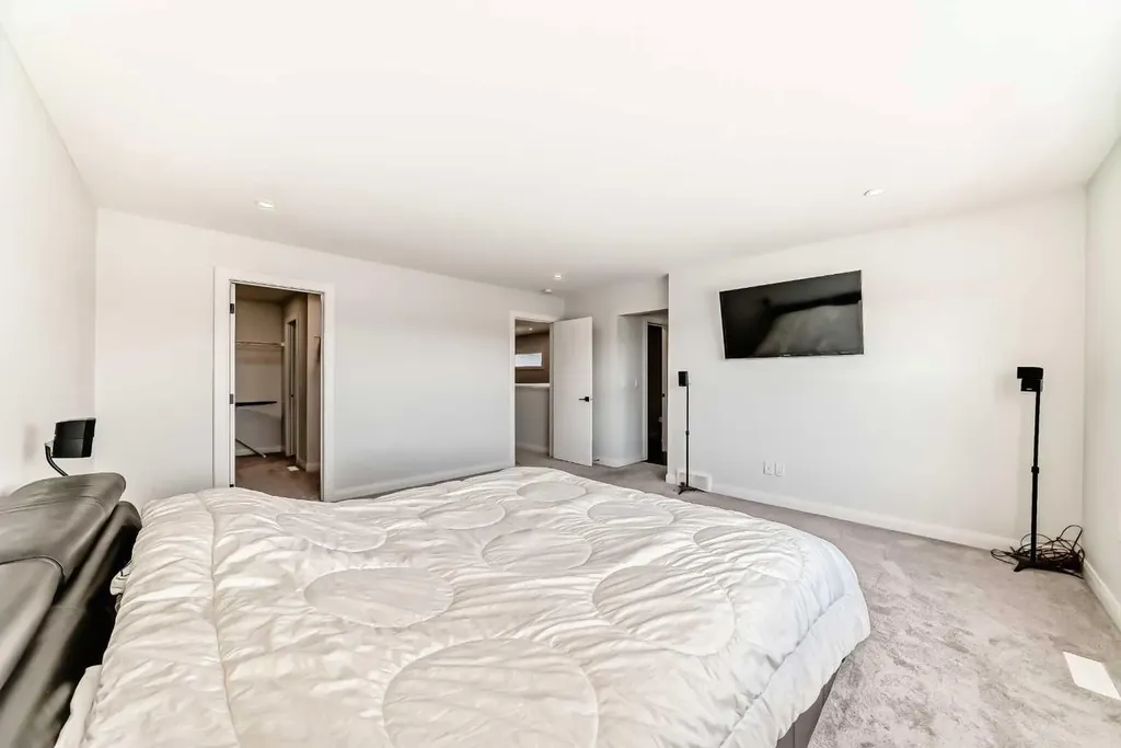 219 Chelsea Park Chestermere AB T1X 2T3
