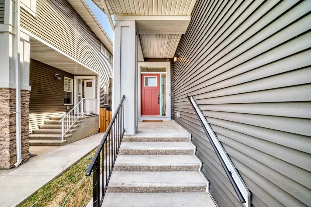 219 Chelsea Park Chestermere AB T1X 2T3