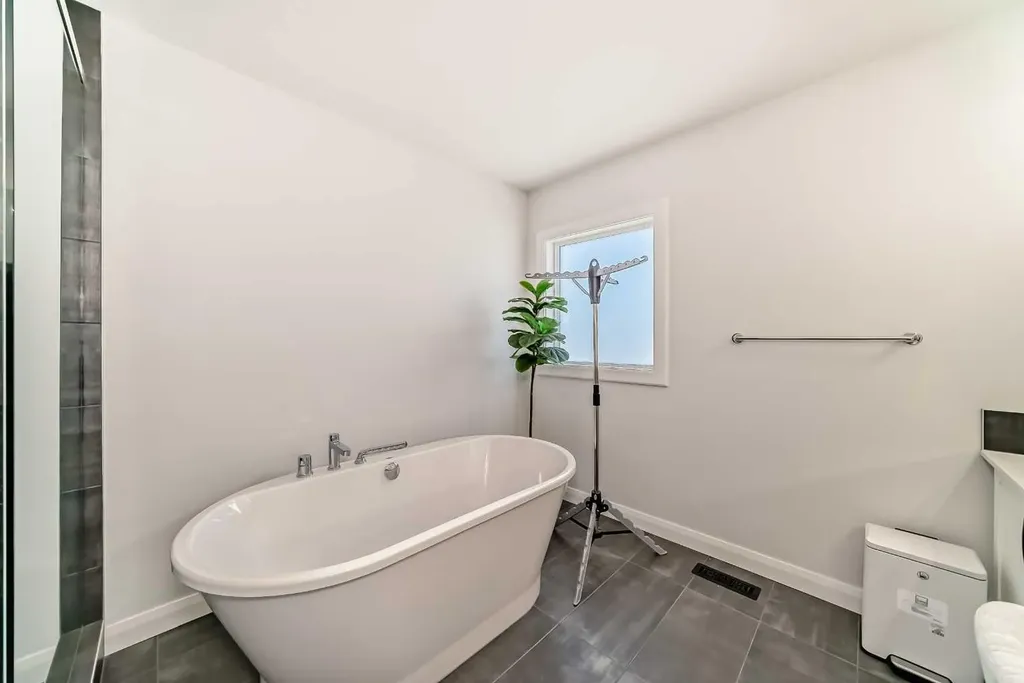 219 Chelsea Park Chestermere AB T1X 2T3