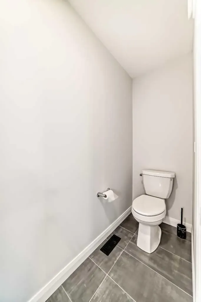219 Chelsea Park Chestermere AB T1X 2T3