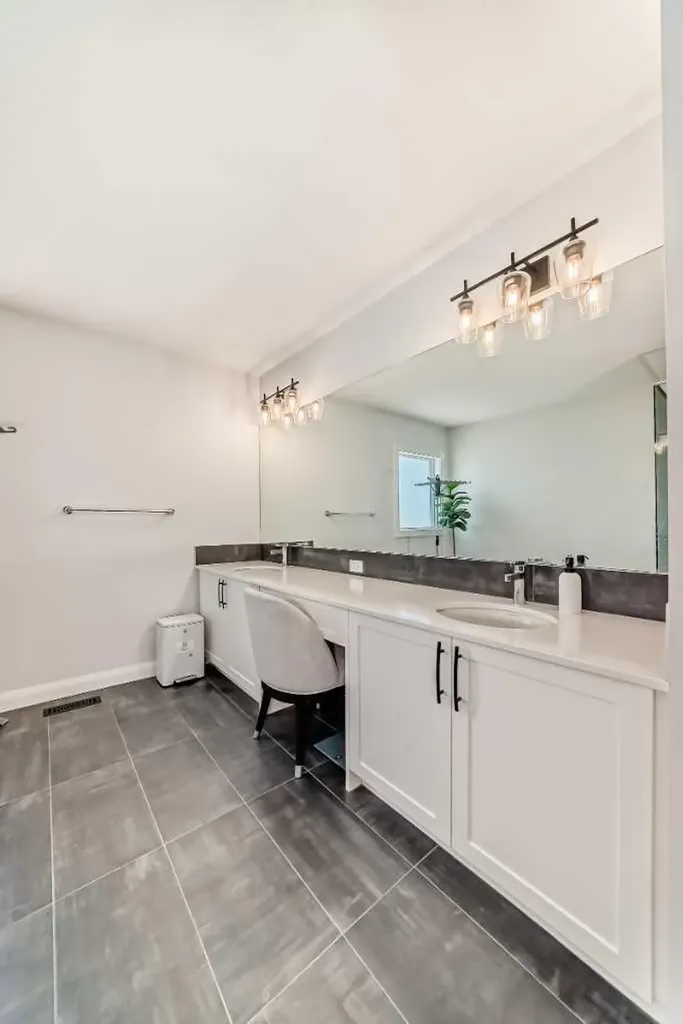 219 Chelsea Park Chestermere AB T1X 2T3