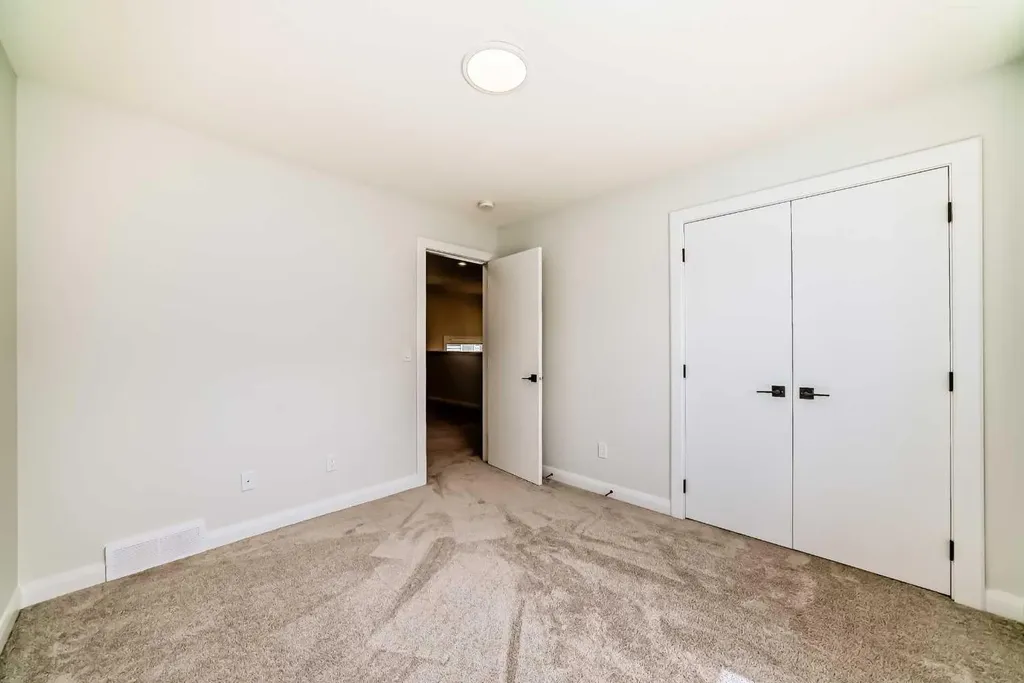 219 Chelsea Park Chestermere AB T1X 2T3