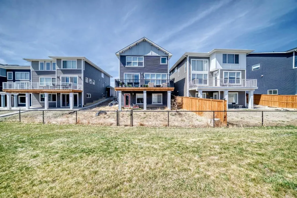 219 Chelsea Park Chestermere AB T1X 2T3