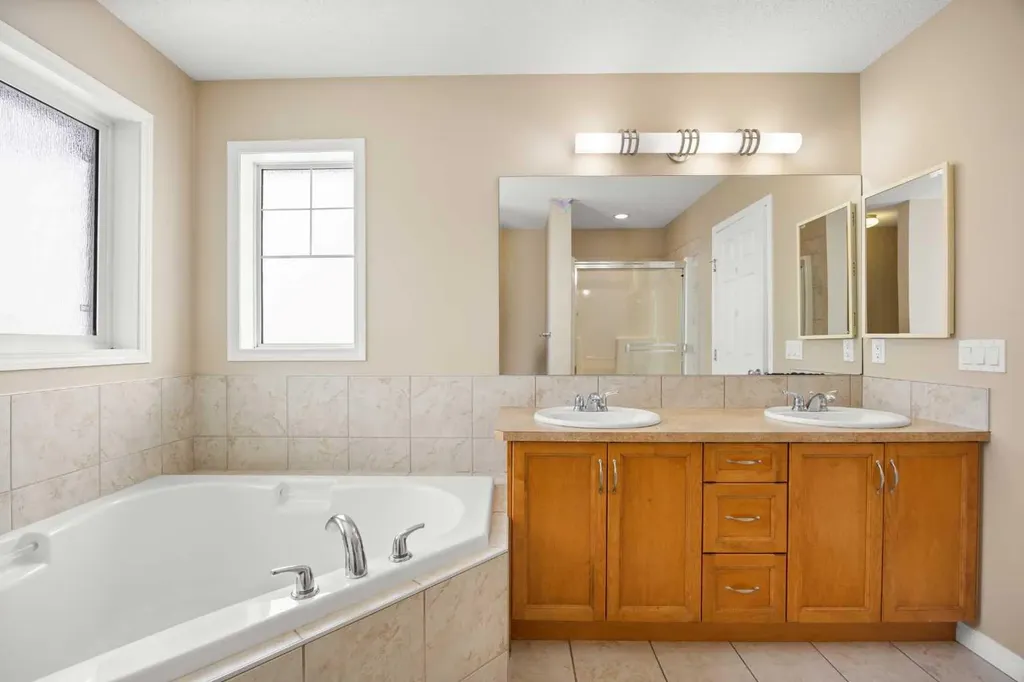 65 Panora Way NW Calgary AB T3K 0R4