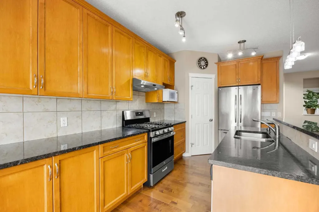 65 Panora Way NW Calgary AB T3K 0R4