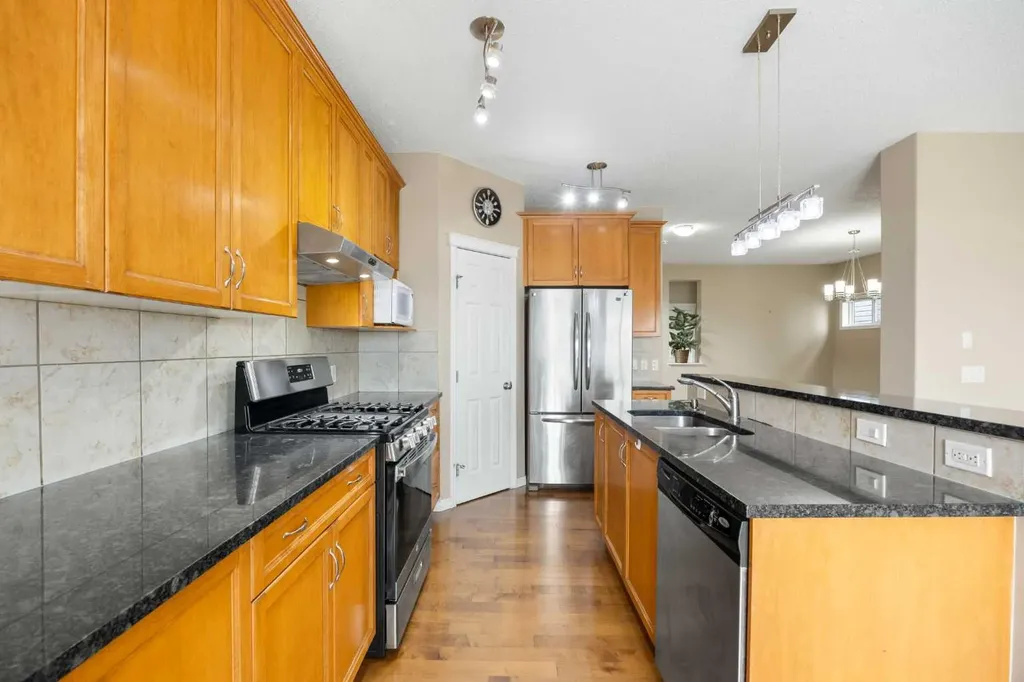 65 Panora Way NW Calgary AB T3K 0R4
