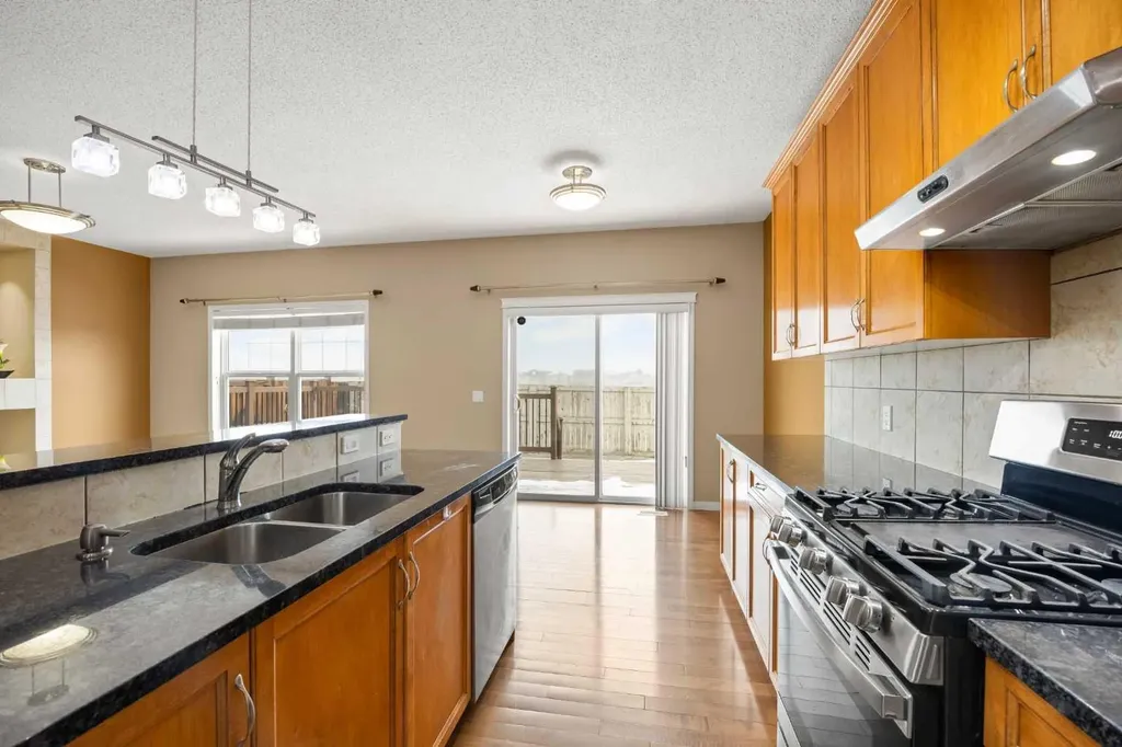 65 Panora Way NW Calgary AB T3K 0R4