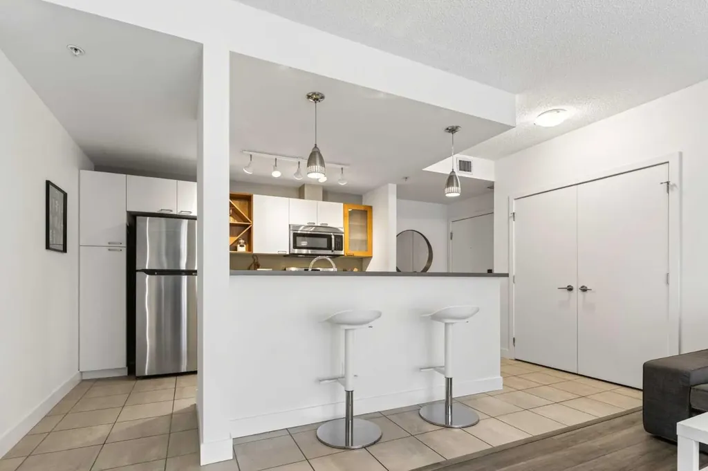 315 24 Avenue SW Calgary AB T2S 3E7