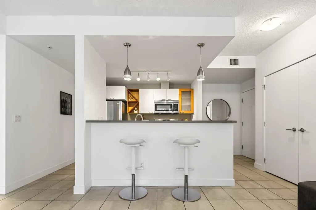 315 24 Avenue SW Calgary AB T2S 3E7