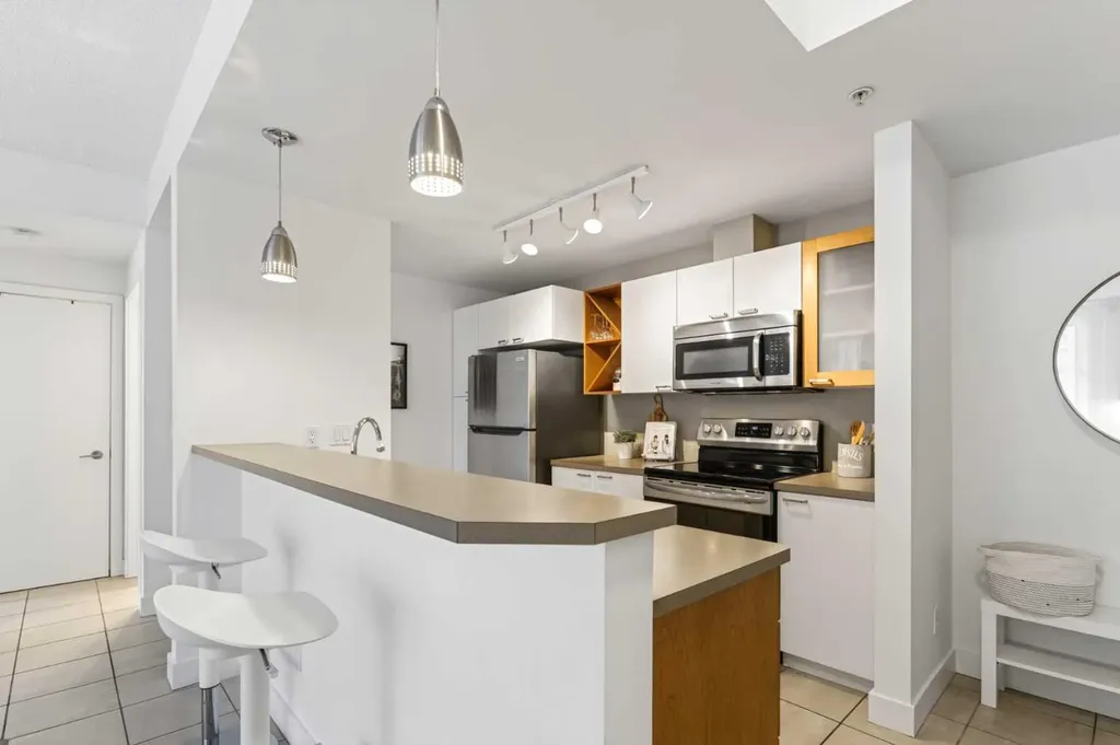 315 24 Avenue SW Calgary AB T2S 3E7