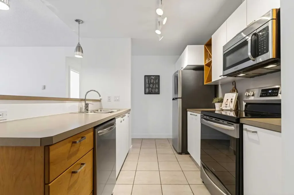 315 24 Avenue SW Calgary AB T2S 3E7